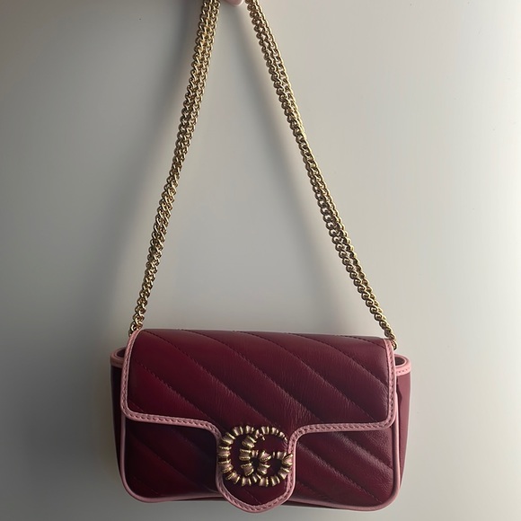SOLD♥️AUTHENTIC GUCCI
Red & Pink Super Mini Matelassé GG Marmont Bag - Picture 17 of 17